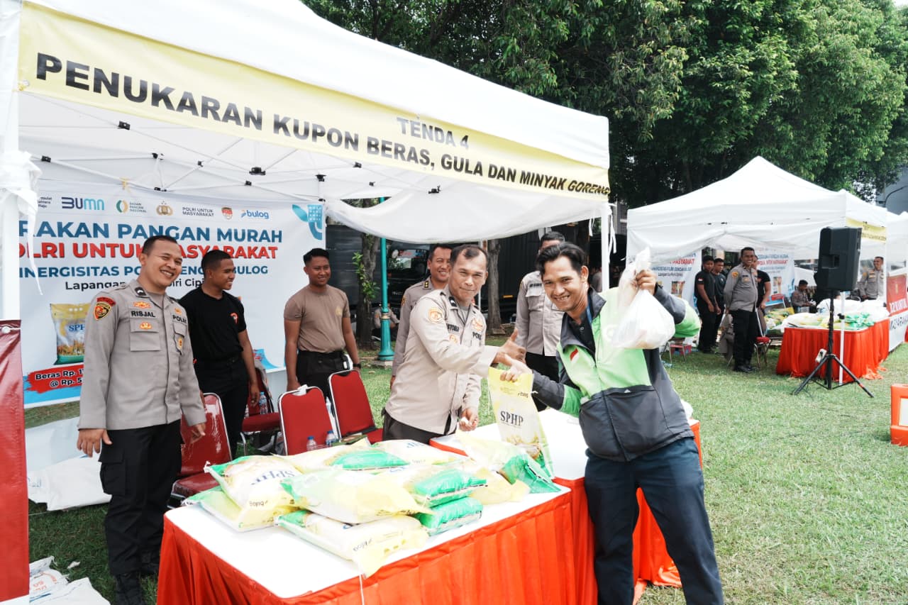 Diserbu Warga, GPM Polri Jakarta Timur Ludeskan Ribuan Paket Sembako