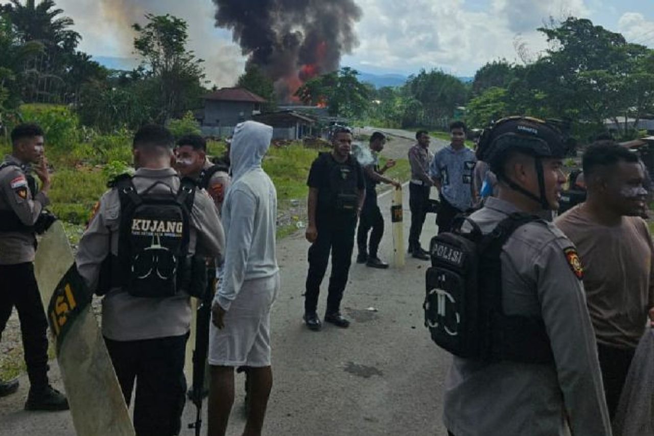 Puluhan Orang Termasuk Aparat Luka-Luka Akibat Kerusuhan Antar Pelajar di Yalimo