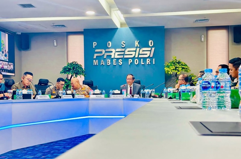 Mahfud MD di Posko PRESISI Mabes Polri