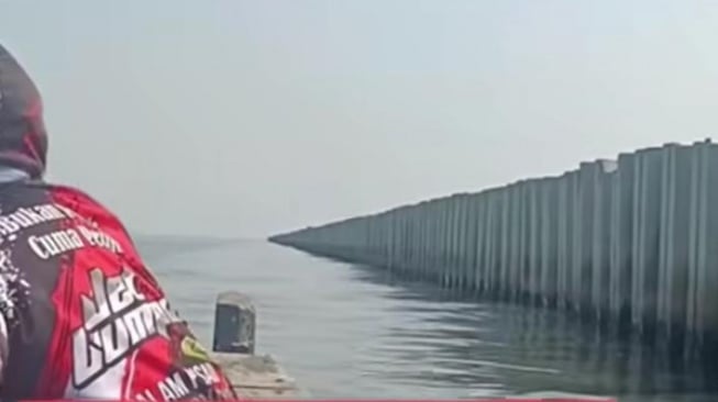 Pagar Laut Cilincing Viral, Pramono Sebut Itu Kewenangan KKP