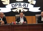 DPR Jawab Tuntutan 17+8