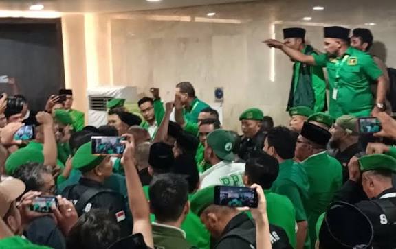 Muktamar PPP Ricuh! Dua Kubu Baku Hantam, Mardiono dan Agus Suparmanto Sama-Sama Klaim Aklamasi