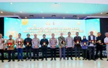Rocky Gerung hingga Usman Hamid Hadiri Dialog Demokrasi Bareng Kapolri