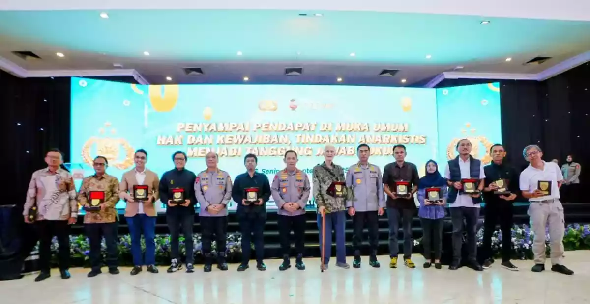 Rocky Gerung hingga Usman Hamid Hadiri Dialog Demokrasi Bareng Kapolri