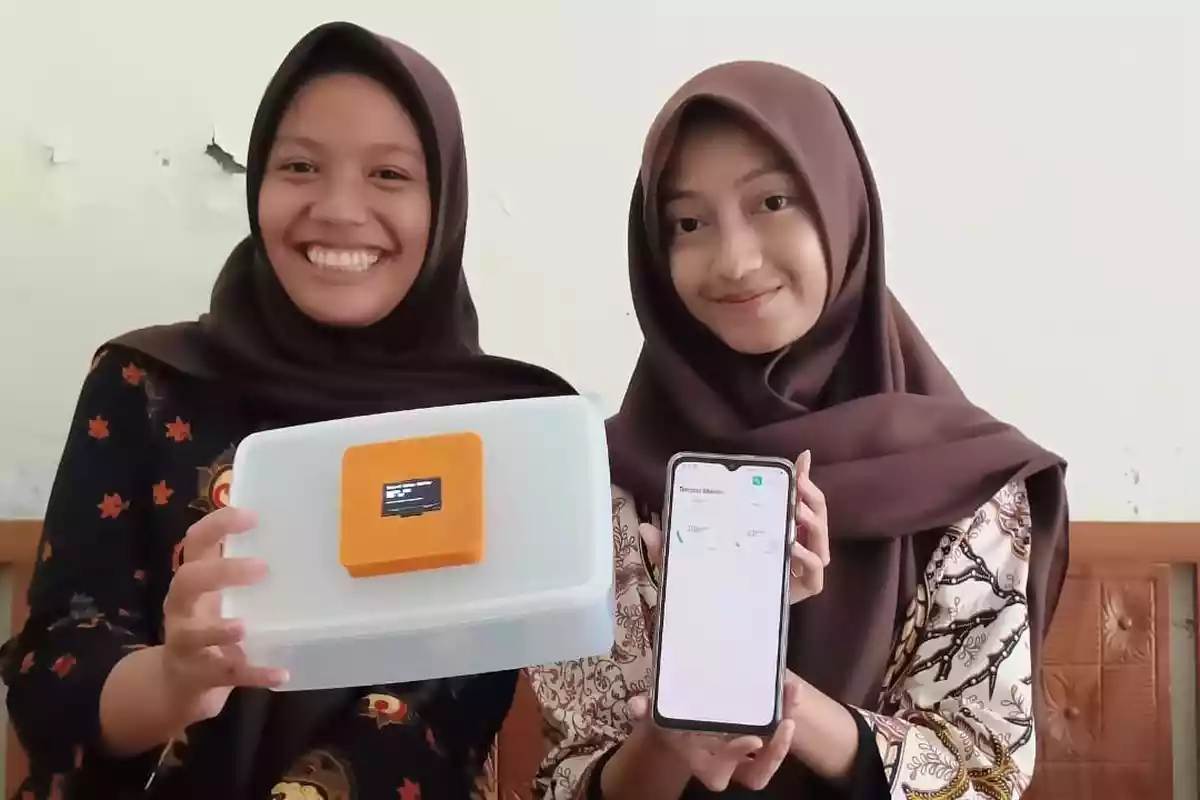 Cegah Keracunan Makanan di Sekolah, Siswi SMA Ciptakan ‘Ompreng’ Berteknologi Sensor