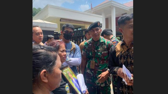 Air Mata Ibu Pecah! Oknum TNI Pembunuh Anaknya Cuma Dihukum 10 Bulan, Keadilan Takut Sama Seragam?