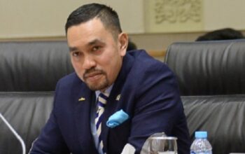 Ahmad Sahroni Minta Maaf pada Masyarakat Indonesia Lewat Ferry Irwandi