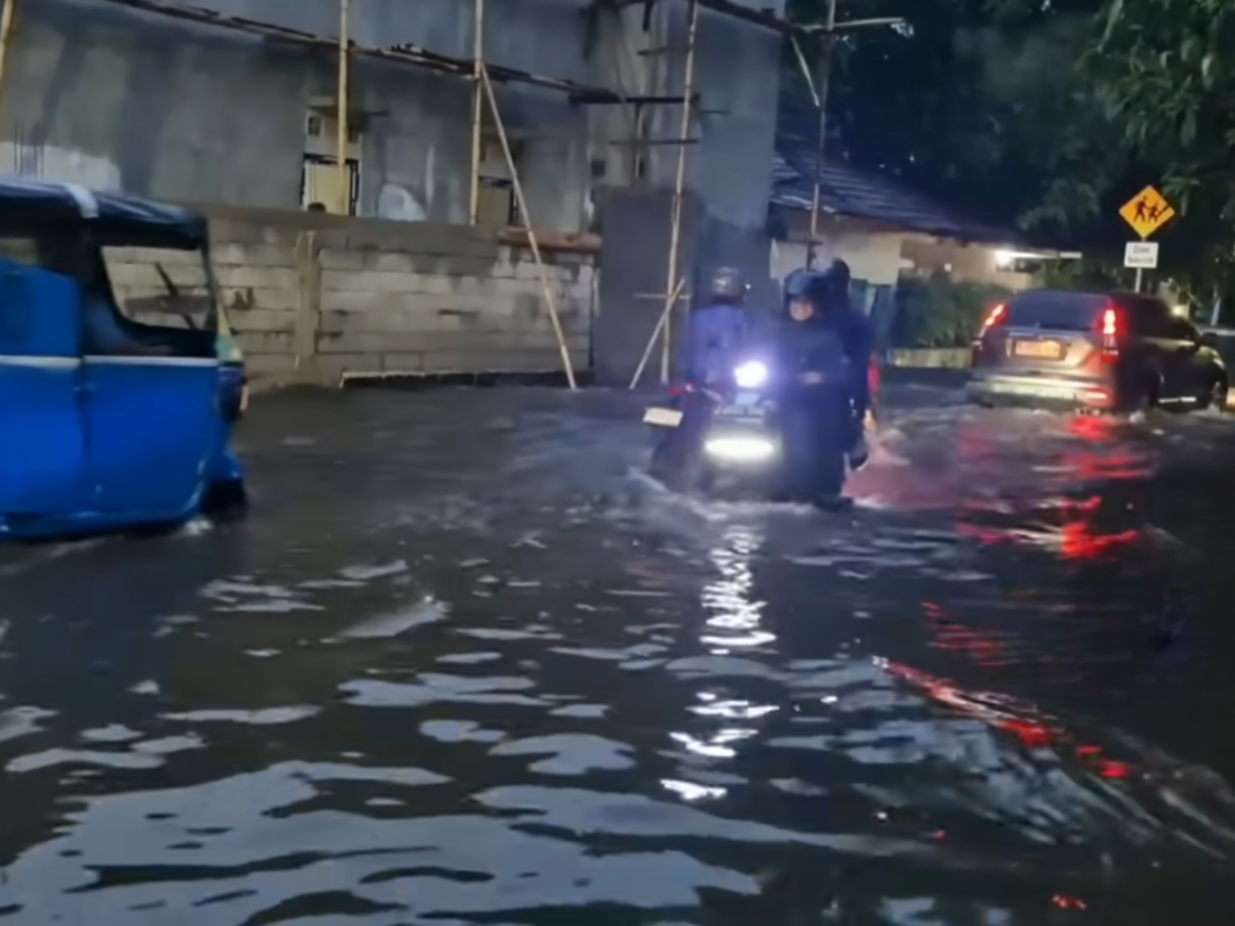 Jakarta Selatan Kritis, 53 RT Terendam Banjir dalam Satu Malam