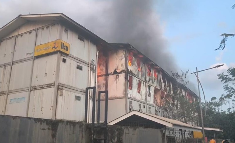 Hunian Pekerja di IKN Nusantara terbakar hebat