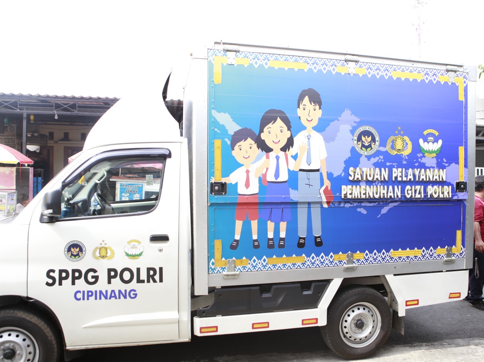 Kapolres Metro Jaktim Tinjau Langsung Program Makan Bergizi Gratis di SDS Kemala Bhayangkari 5