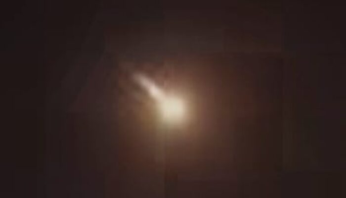 Fenomena Meteor Jatuh Terlihat Di Langit Cirebon dan Sekitarnya