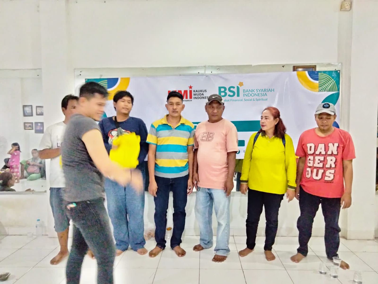 Bakti Sosial KMI: Wujud Cinta Kasih Sesama dalam Aksi Nyata