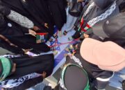 Dukung Palestina, Massa Aksi di Patung Kuda Injak Bendera Israel