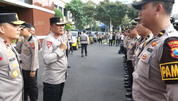 Kapolda Jatim Lepas 79 Personel Pamapta: Maksimalkan Pelayanan Terpadu di Jajaran Polres