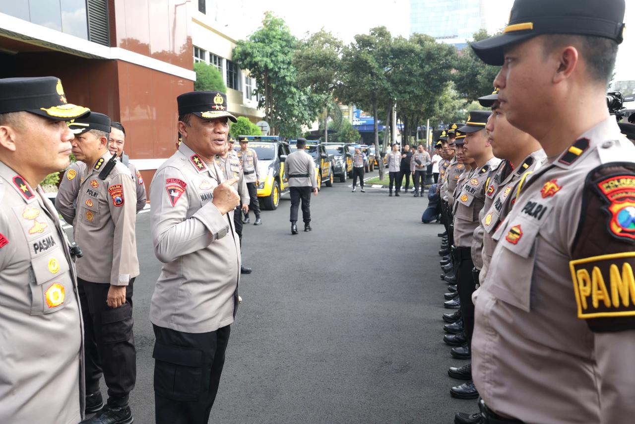 Kapolda Jatim Lepas 79 Personel Pamapta: Maksimalkan Pelayanan Terpadu di Jajaran Polres