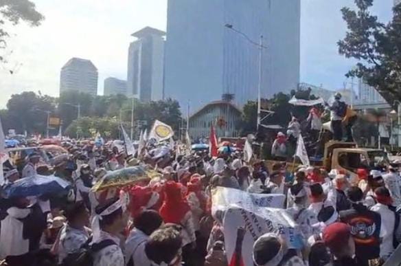 Guru Madrasah Gelar Aksi, Tuntut Pengangkatan dan Tunggakan Tunjangan Diselesaikan