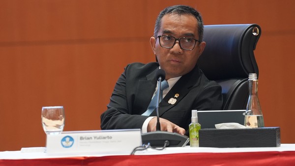 Menteri Brian Yuliarto