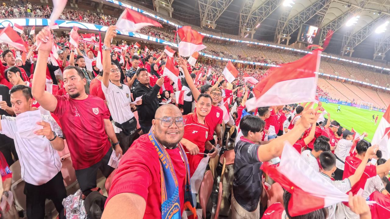 Tumbang dari Irak, Dukungan Tak Surut: Jamaah Umrah Nobar di Tanah Suci Tetap Bangga pada Timnas