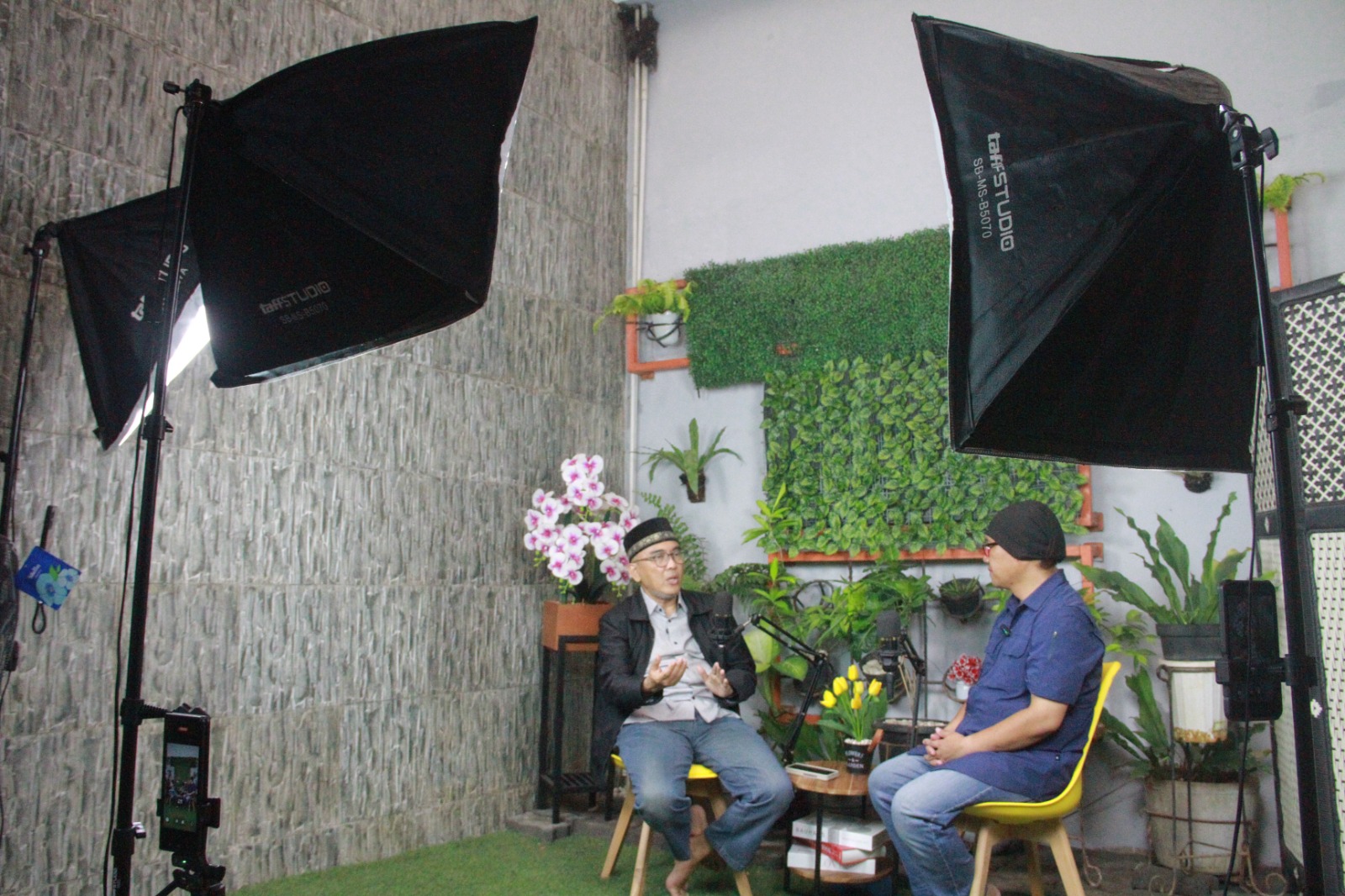 Podcast di Studio Dwi Production, Bekasi