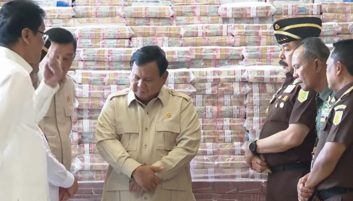 ST Burhanuddin Pajang Duit Rp2,4 Triliun di Hadapan Prabowo