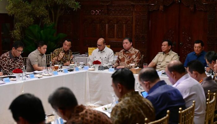 Prabowo Bahas MBG Hingga Sektor Pertanian Saat Kumpulkan Kabinet Minggu Malam