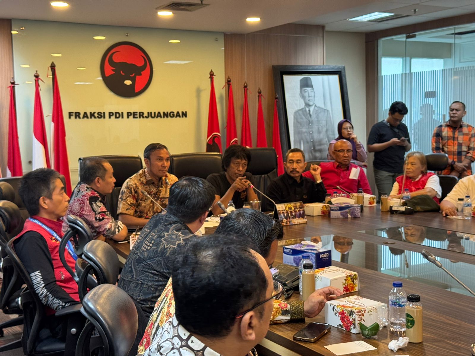 Fraksi PDIP dan Pengemudi Online Sepakat Dorong Batas Potongan Maksimal 10%