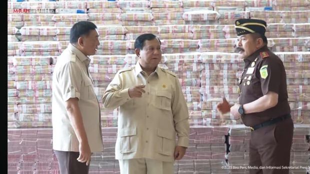 Pesan Tegas Prabowo di Depan Gunungan Uang Rp 13 T Sitaan Kejagung