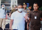 Gubernur Riau Abdul Wahid Ditangkap di Kafe