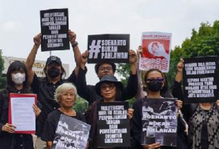Aliansi Perempuan Indonesia Tegas Tolak Gelar Pahlawan untuk Soeharto