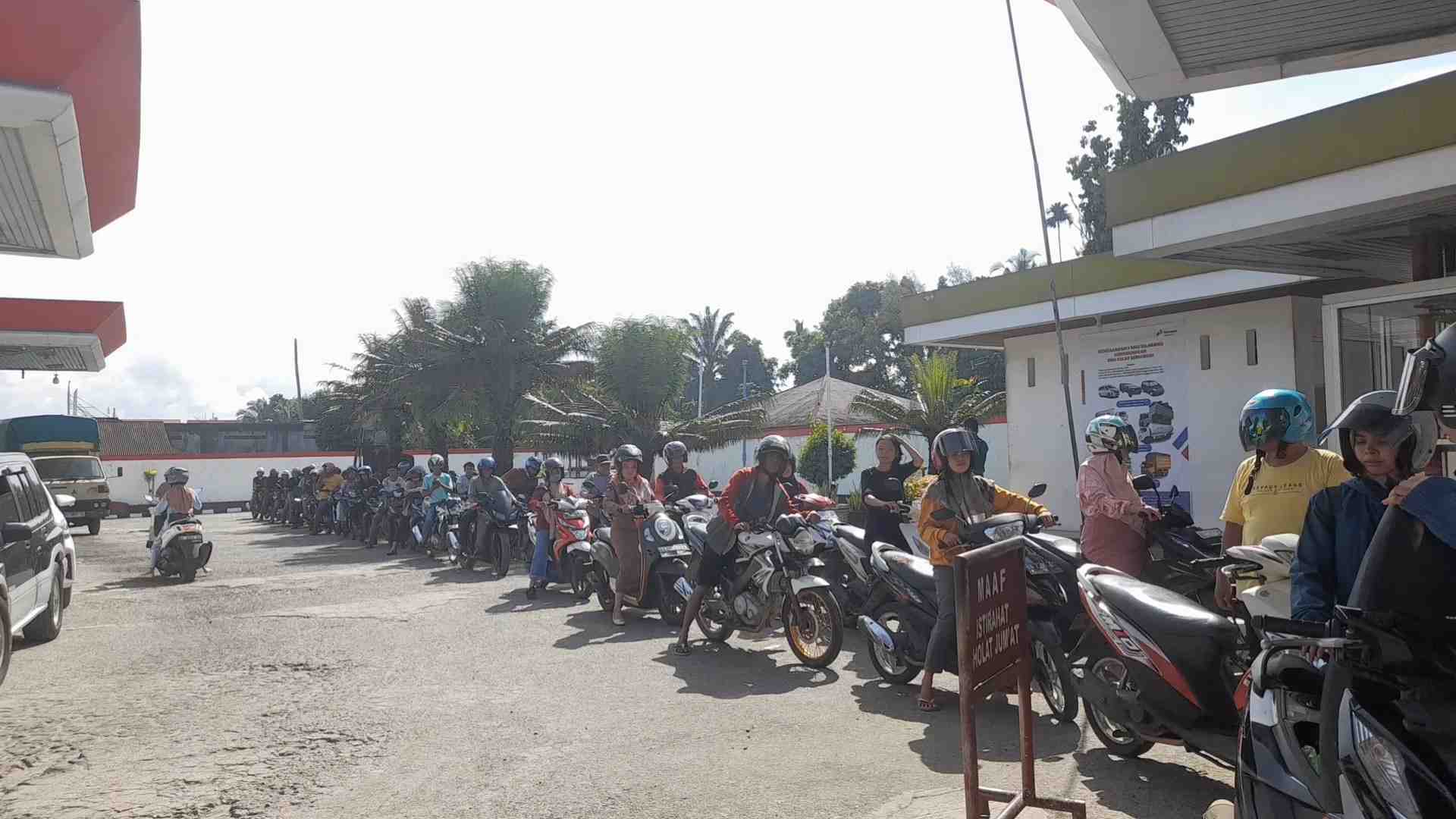 Antrean Panjang SPBU Medan Dipicu Gangguan Distribusi, Bukan Kekosongan Stok