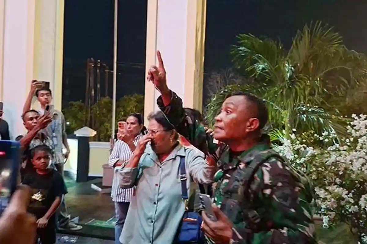 Orang Tua Prada Lucky Desak Danton Letda Roni Setiawan dan Pratu Petrus Ditetapkan Tersangka