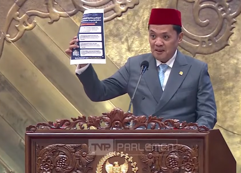 Habiburokhman di Rapat Paripurna ke 8 DPR RI