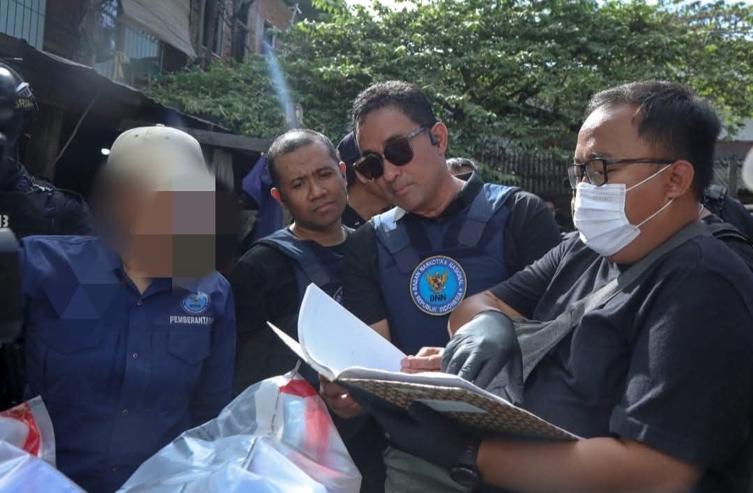 Kampung Bahari Kembali Jadi Sasaran, BNN-Polri Tangkap 9 Pelaku dan Sita Barang Bukti Mewah