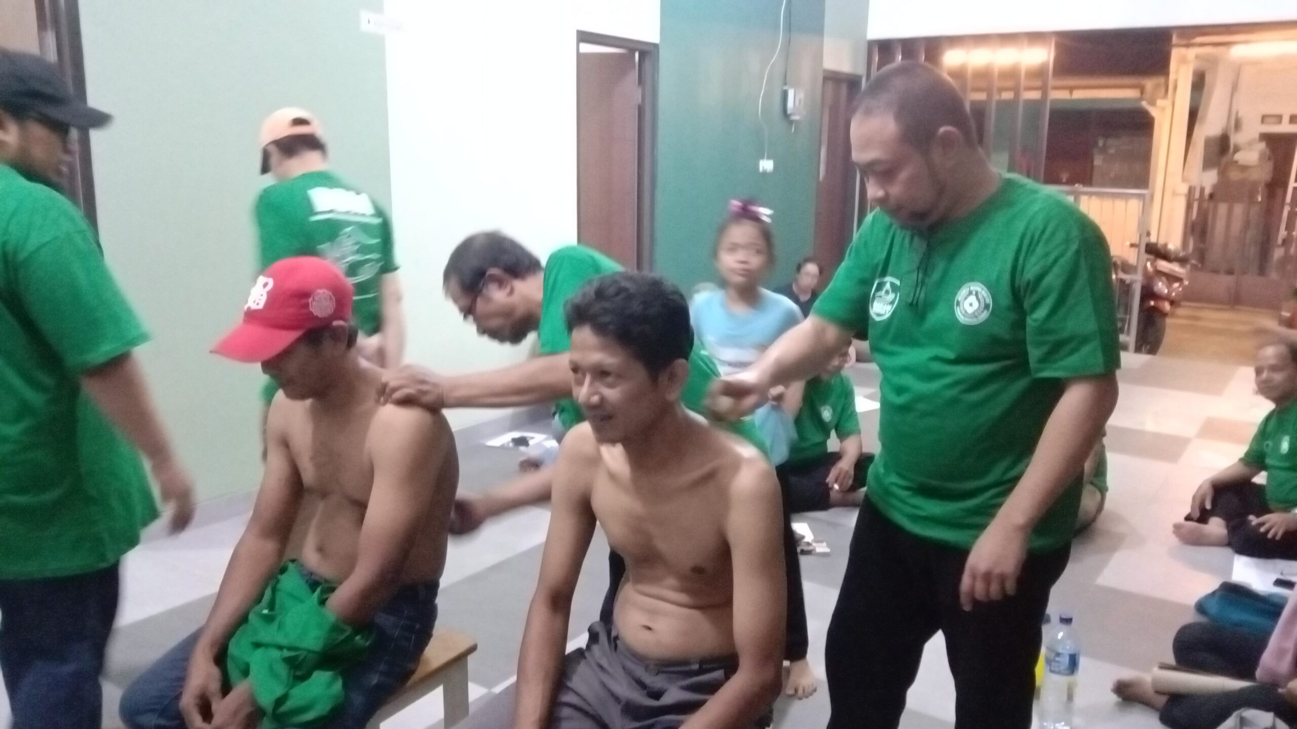 Antusias Warga RW 01 Cipadu Ikuti Praktek Program BBM Perdana
