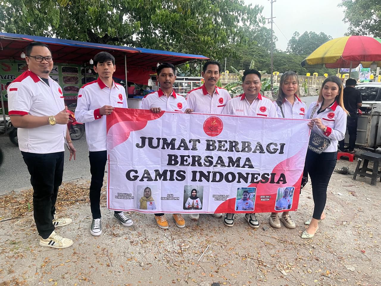 Gamis Indonesia Gelar Agenda Jumat Berkah di Buaran Jaktim, Bagikan 100 Paket Nasi Bungkus untuk Warga
