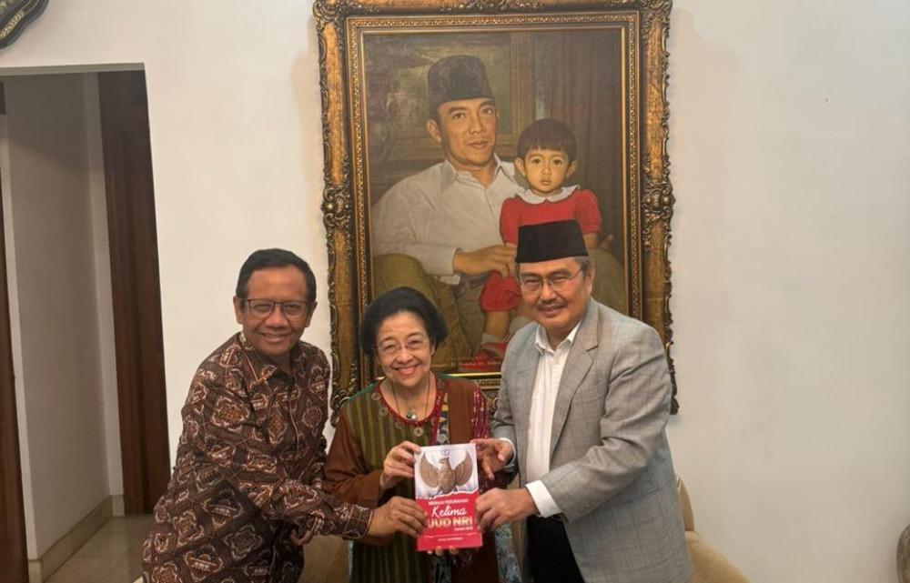 Didampingi Mahfud MD, Jimly Bahas Reformasi Polri 2,5 Jam dengan Megawati