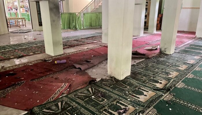 Breaking News : Terjadi Ledakan di Masjid Komplek TNI AL