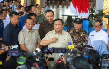 Prabowo di Stasiun Tanah Abang Baru
