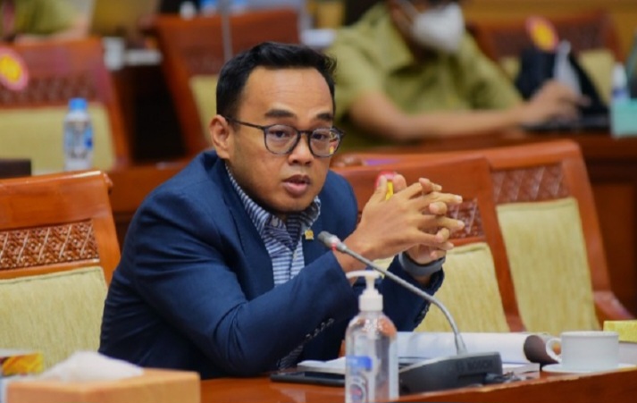 Wakil Ketua Komisi III DPR Tolak Usulan Polri Di bawah Kementerian