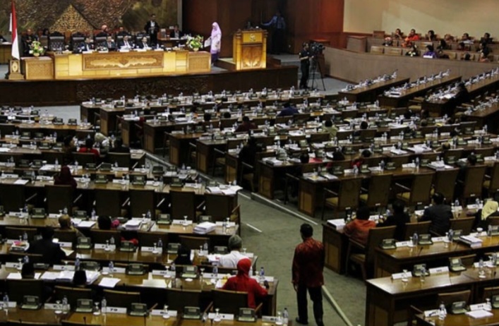 ICW Nilai DPR Ugal-Ugalan Dalam Penunjukan Deputi BI dan Hakim MK