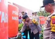 Momen Wakapolri Resmikan Sumur Bor di Huntara Asam Pulau