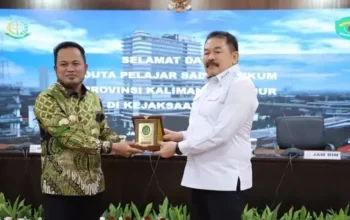 Gubernur Kaltim Rudy Mas'ud dan ST Burhanuddin