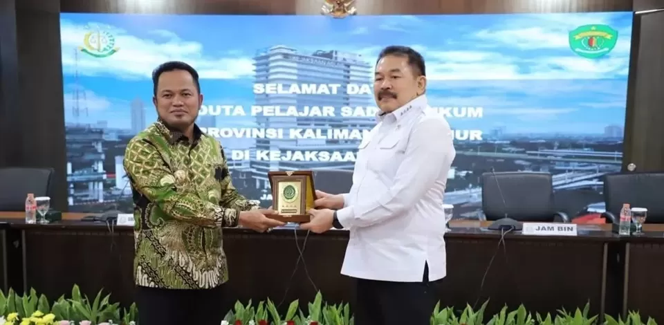 Gubernur Kaltim Rudy Mas'ud dan ST Burhanuddin