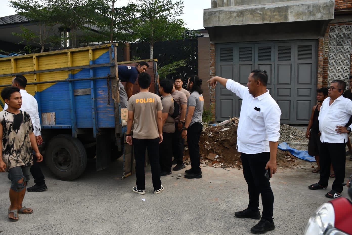 Diam-Diam Baintelkam Polri Kirim Bantuan Segunung! Sumut Diguyur Logistik Rakyat, Warga Tersentak