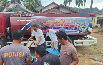 Warga Tapanuli Tengah Ucapkan Terima Kasih kepada Baintelkam Polri : Bantuan Air Bersih Terus Mengalir Pasca Bencana