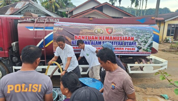 Warga Tapanuli Tengah Ucapkan Terima Kasih kepada Baintelkam Polri : Bantuan Air Bersih Terus Mengalir Pasca Bencana