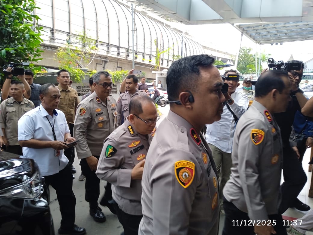 Kapolda dan Wagub DKI Cek Kondisi Siswa SDN Kalibaru Usai Ditabrak Mobil MBG