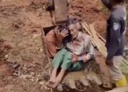 Evakuasi Anak dan Bapak yang Sakit Pakai Excavator, Akses Medis Darurat Jadi Sorotan