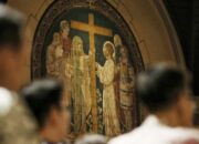 Khidmatnya Misa Pontifikal di Gereja Katedral Jakarta