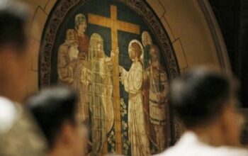 Khidmatnya Misa Pontifikal di Gereja Katedral Jakarta